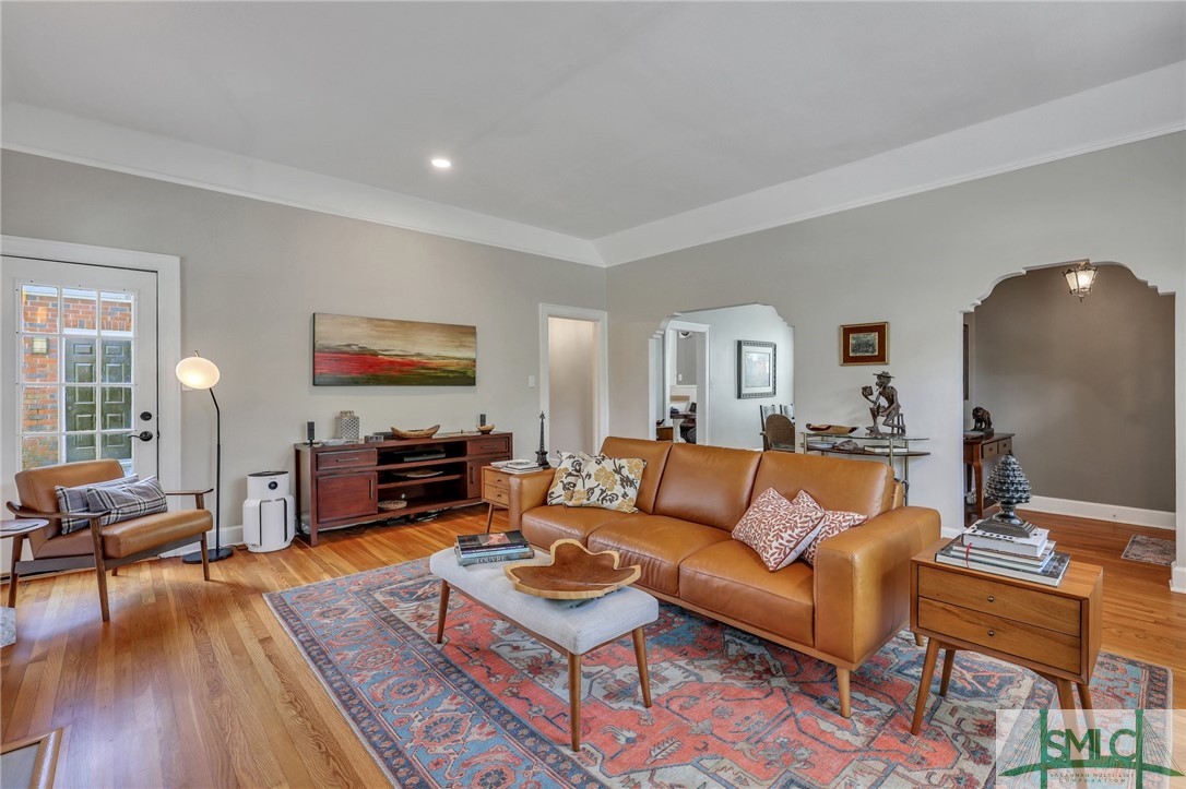 637 E 55th Street