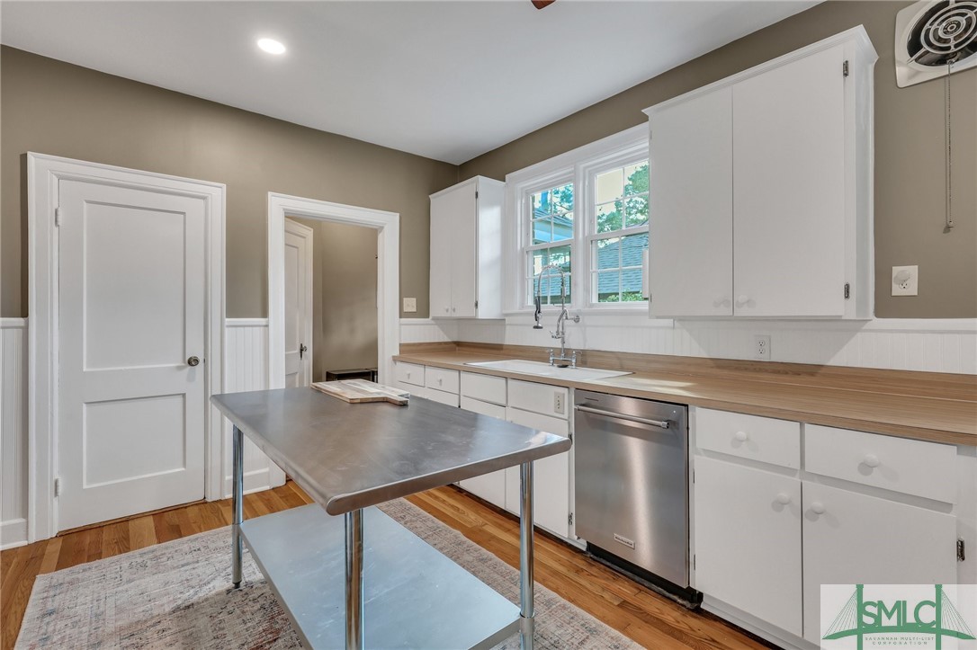 637 E 55th Street