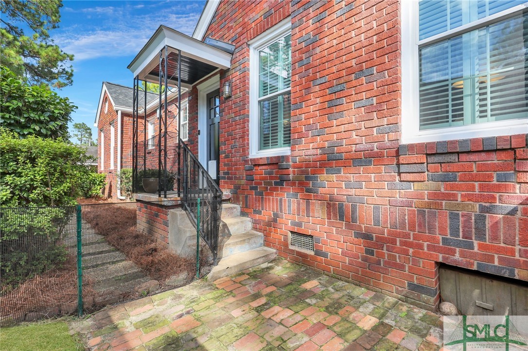 637 E 55th Street