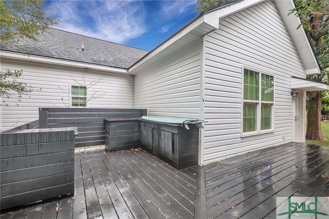 2413 Dolphin Drive