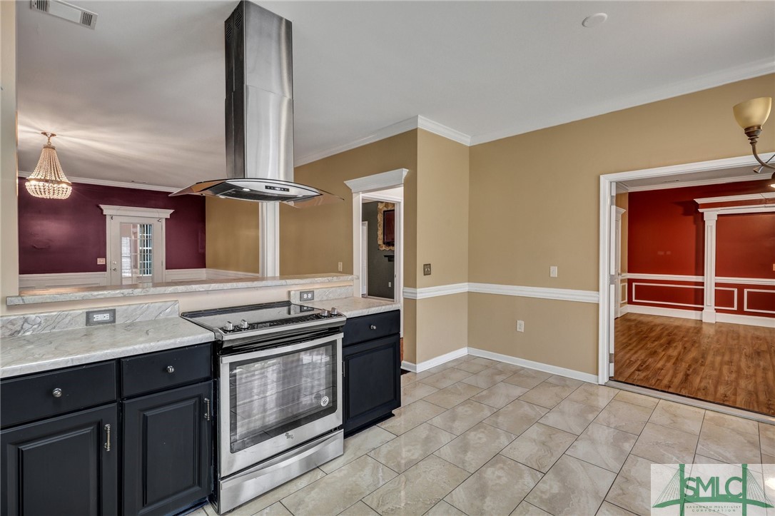 2413 Dolphin Drive