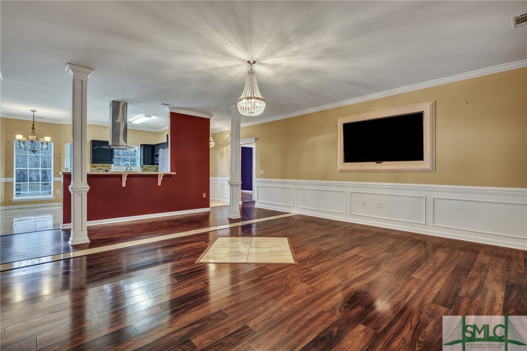 2413 Dolphin Drive