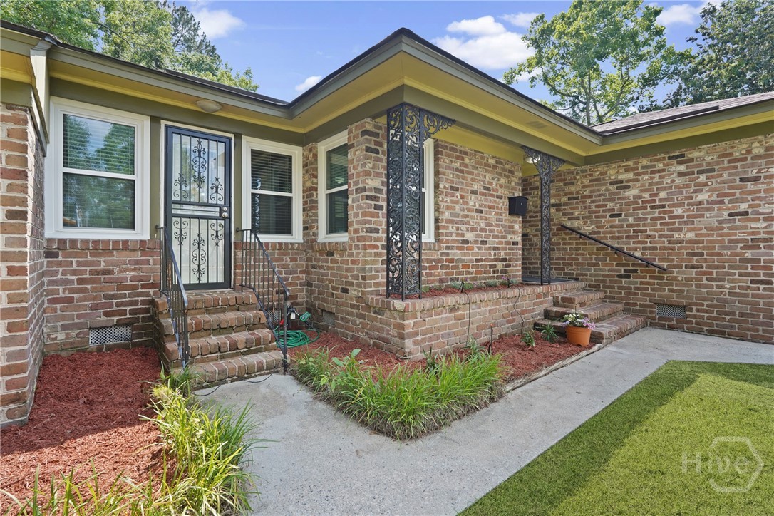 733 E Derenne Avenue