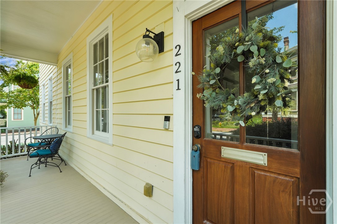 221 E 32nd Street