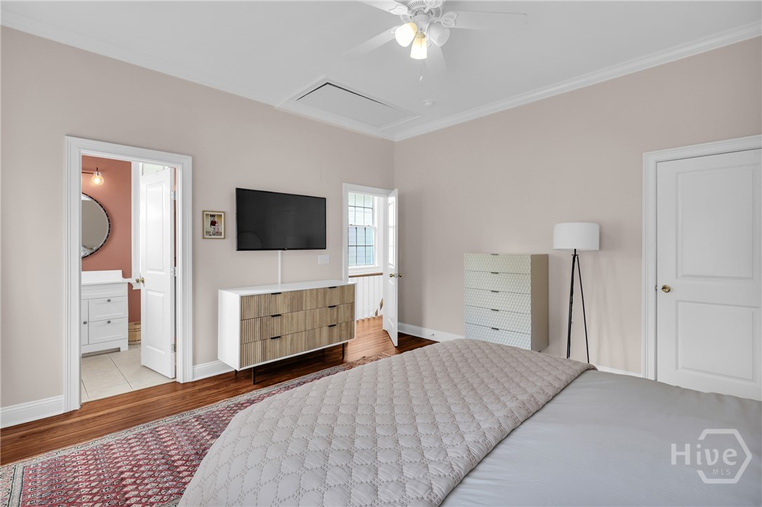 221 E 32nd Street