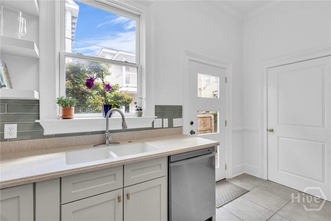 221 E 32nd Street