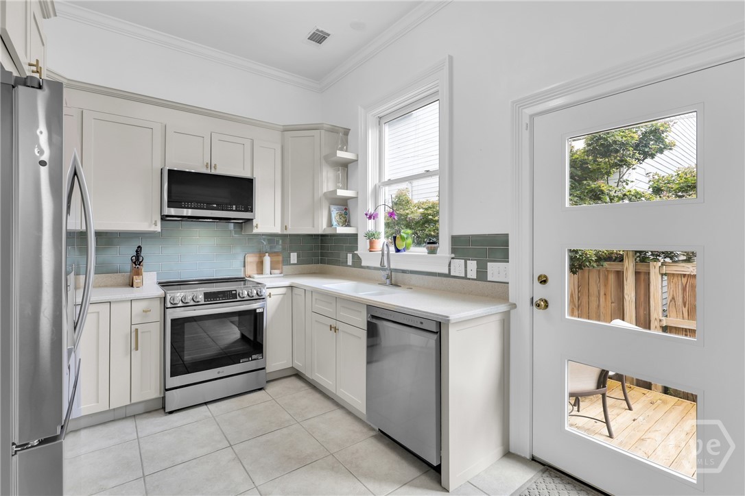 221 E 32nd Street