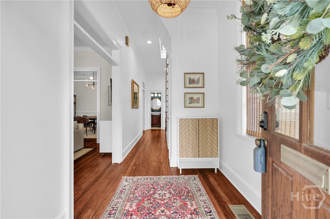 221 E 32nd Street