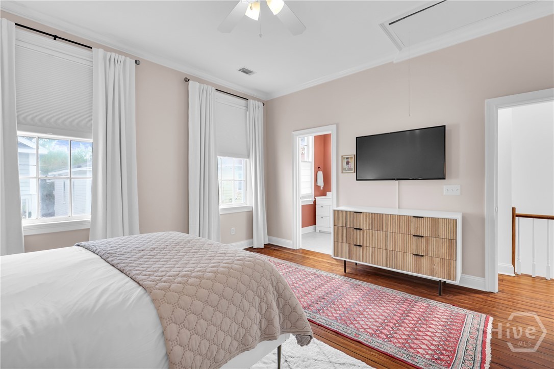 221 E 32nd Street