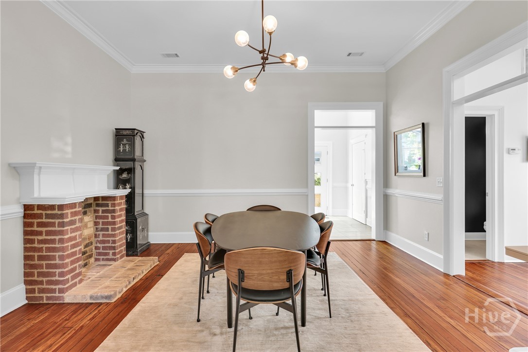 221 E 32nd Street