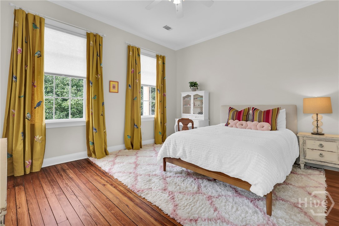 221 E 32nd Street