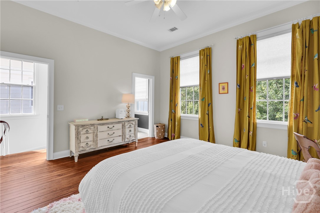 221 E 32nd Street