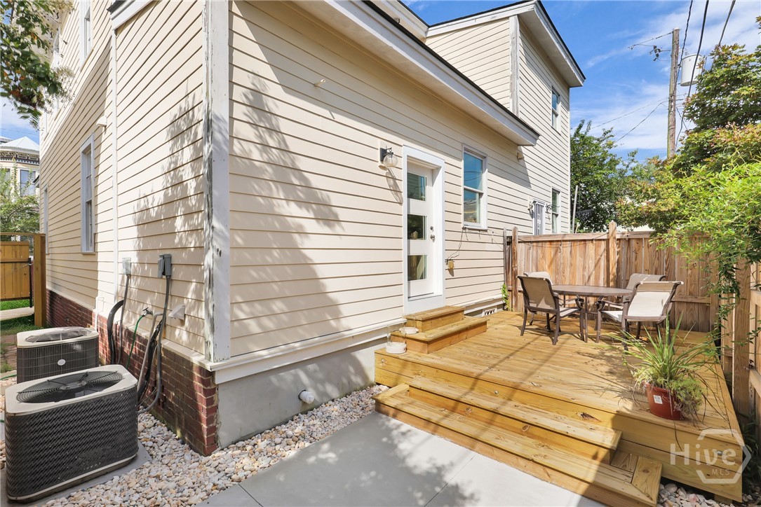 221 E 32nd Street