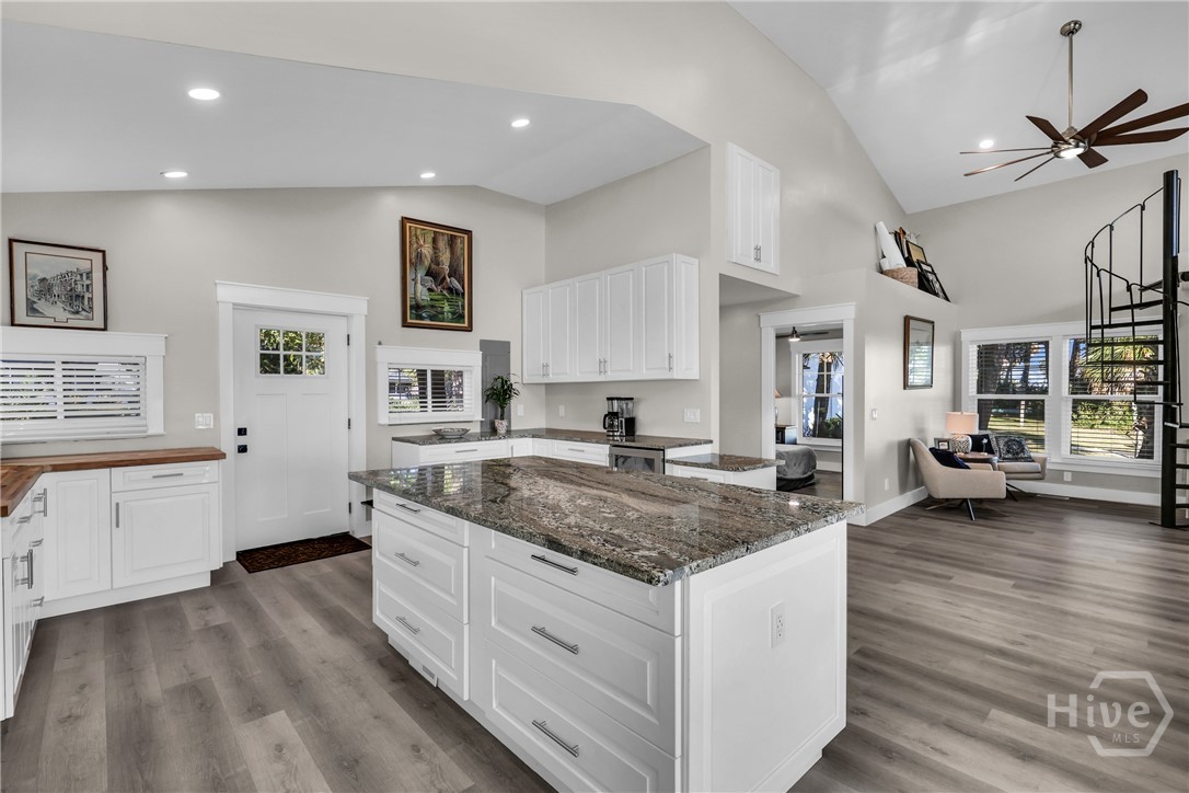 1912 & 1912A Stone Street