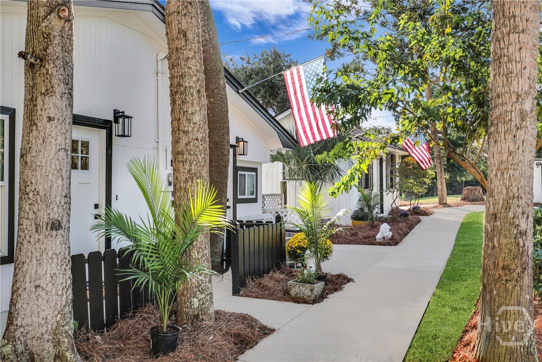 1912 & 1912A Stone Street