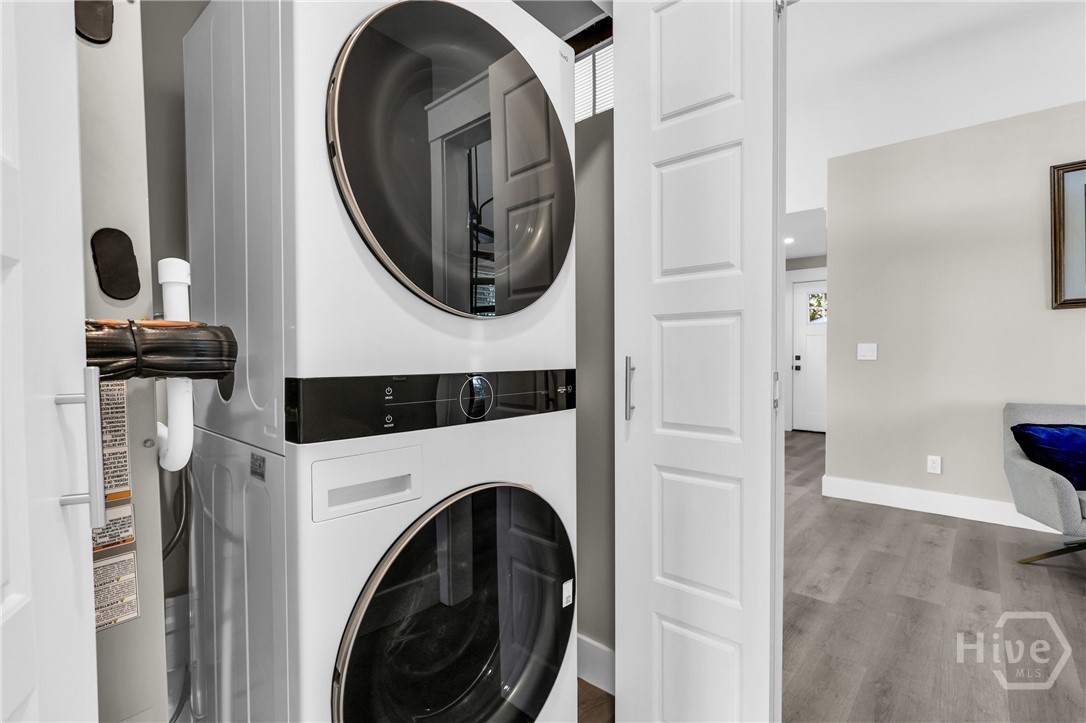 1912 & 1912A Stone Street