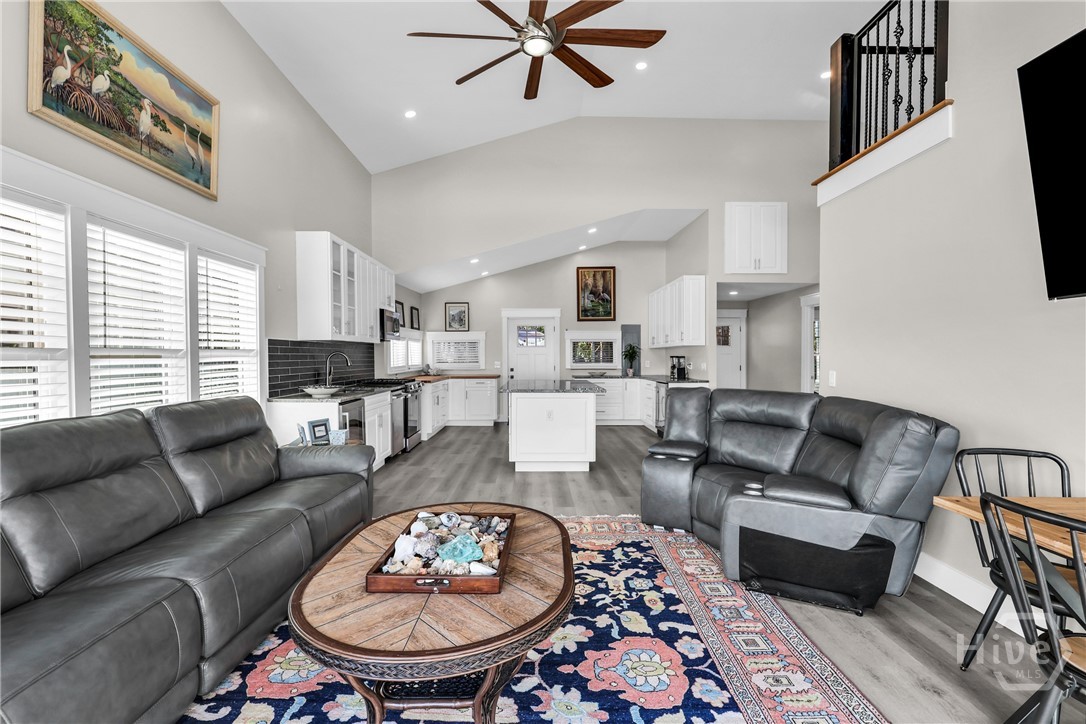 1912 & 1912A Stone Street