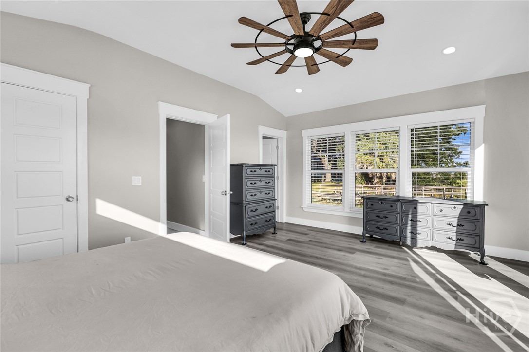 1912 & 1912A Stone Street