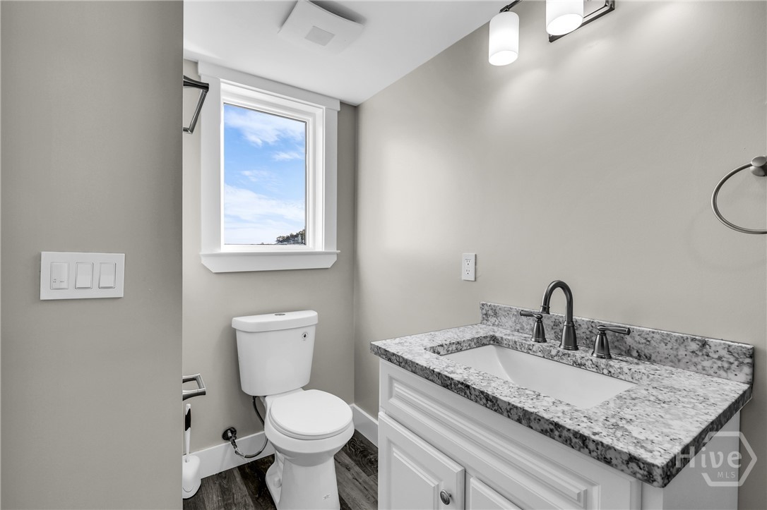 1912 & 1912A Stone Street