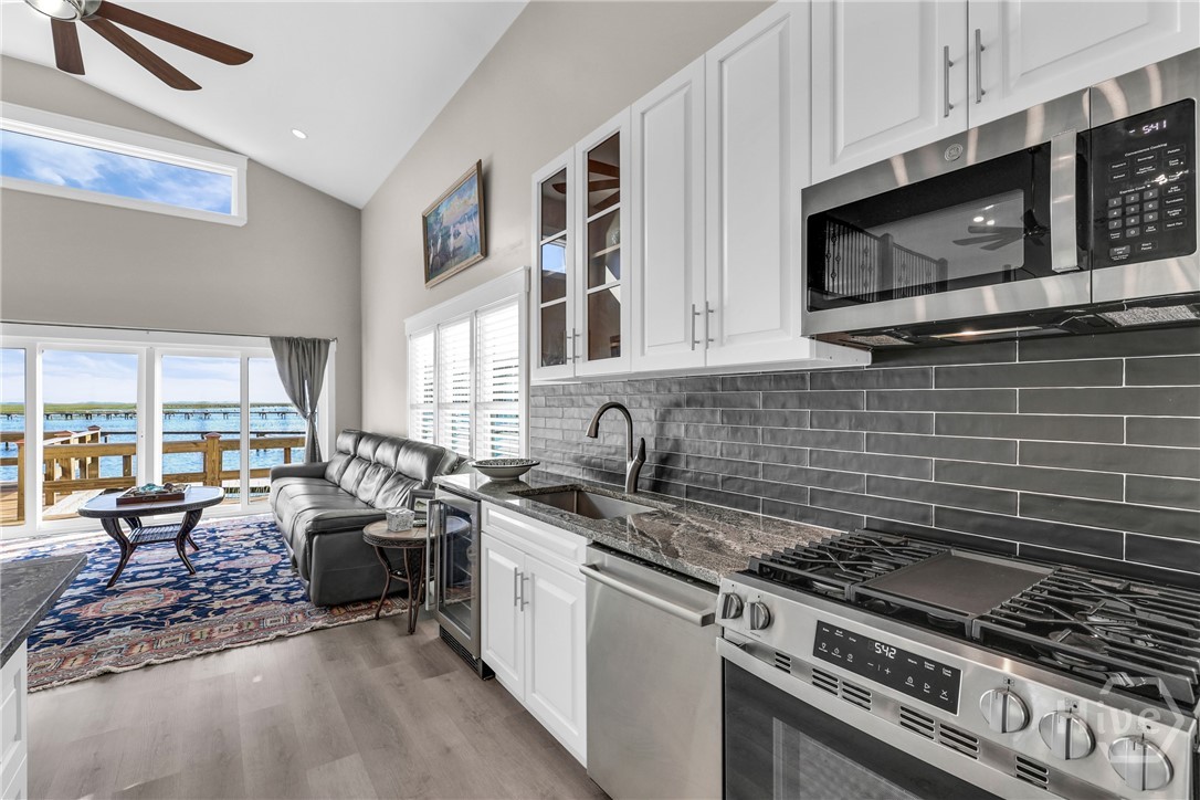 1912 & 1912A Stone Street