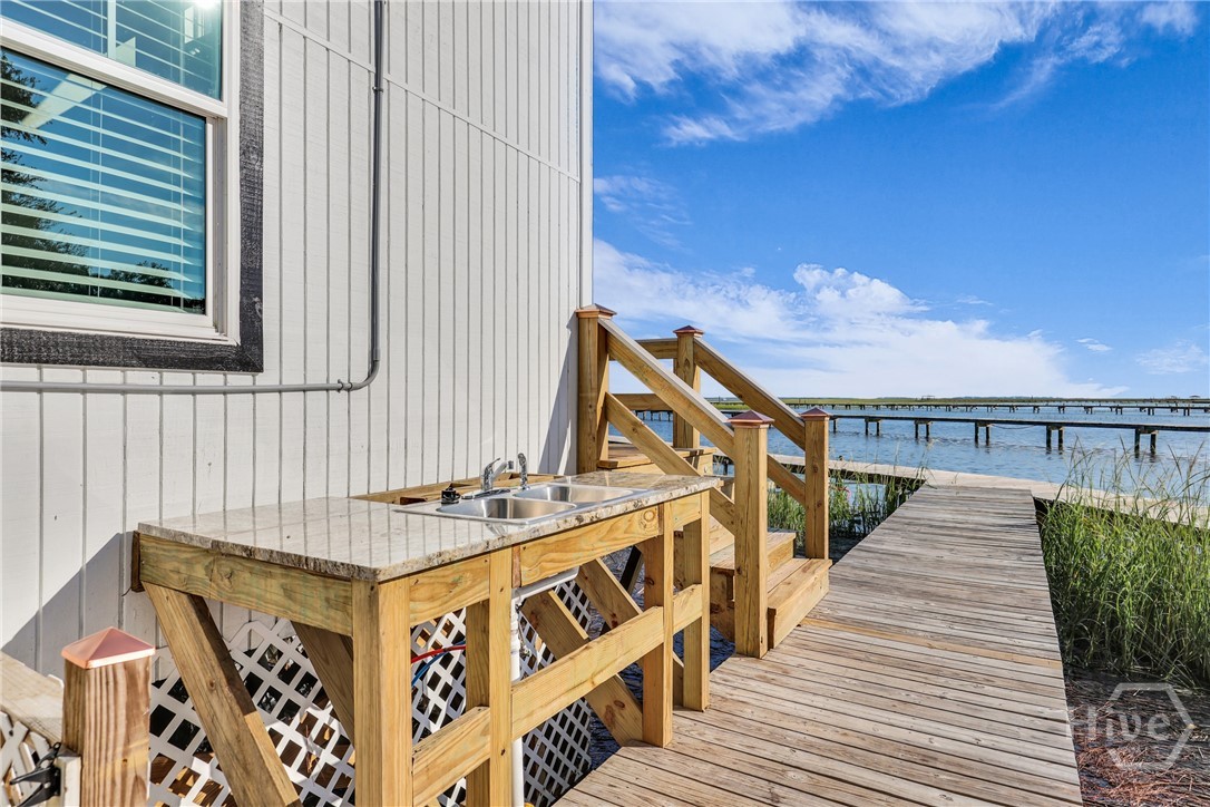 1912 & 1912A Stone Street