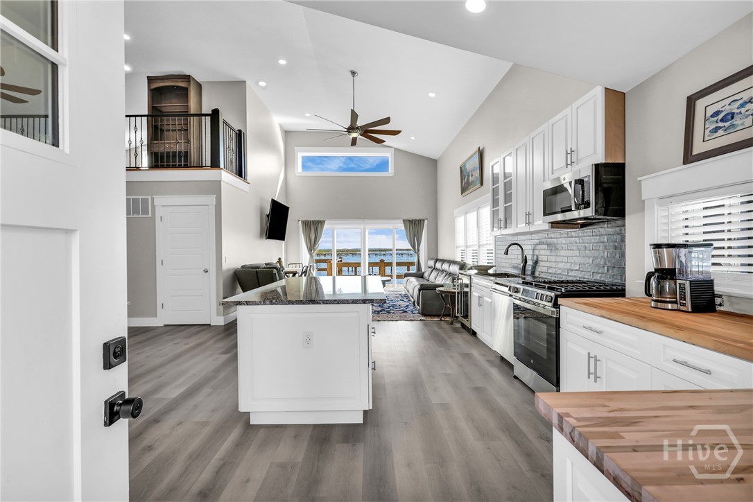 1912 & 1912A Stone Street