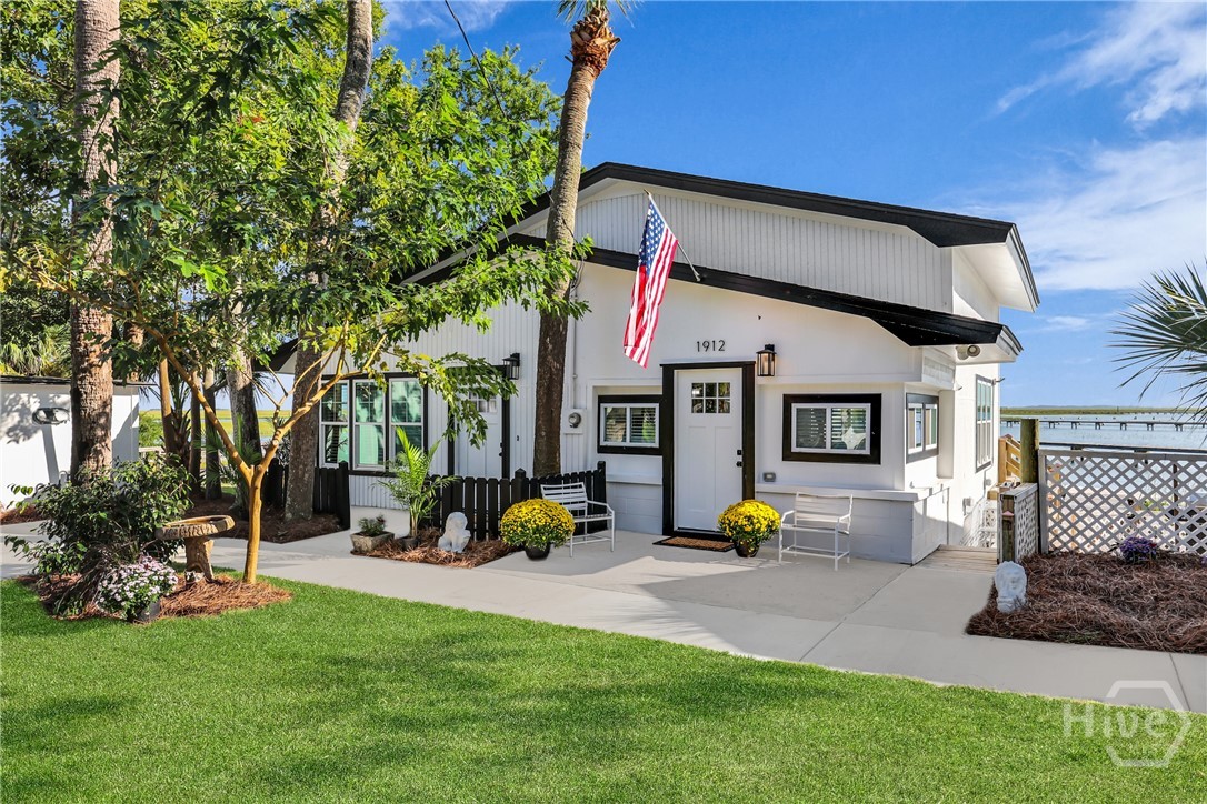 1912 & 1912A Stone Street