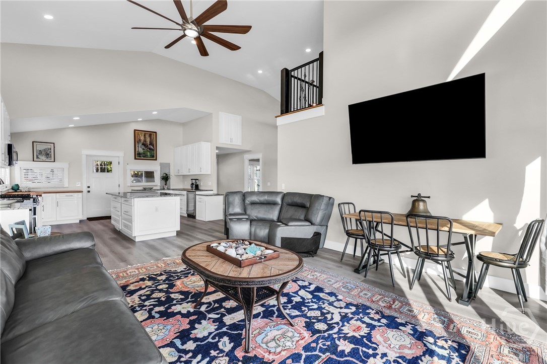 1912 & 1912A Stone Street