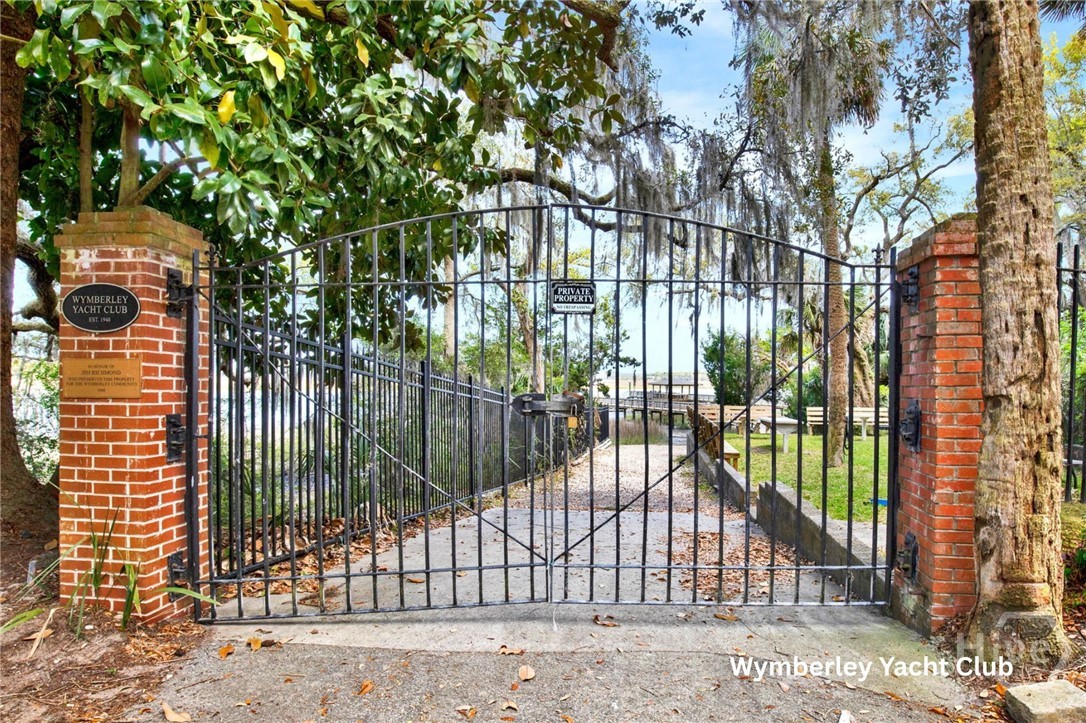 12 Fallowfield Drive