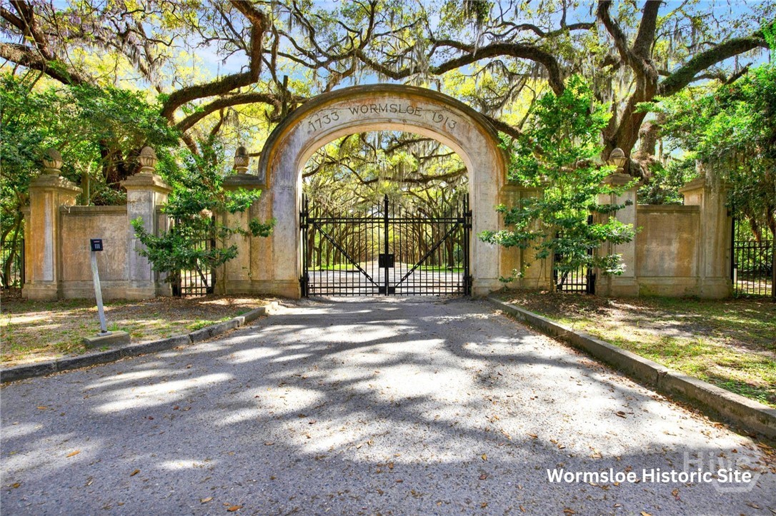 12 Fallowfield Drive