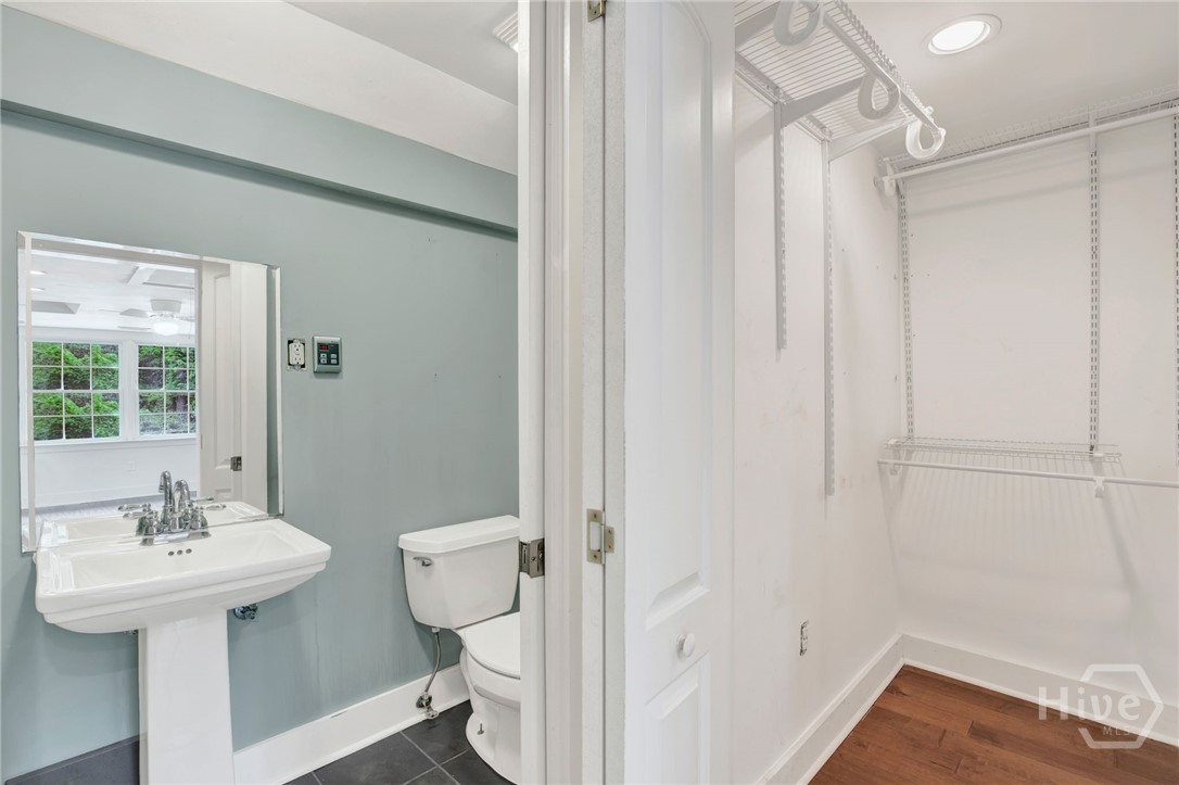 12 Fallowfield Drive