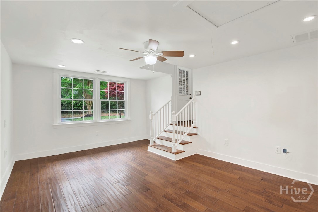 12 Fallowfield Drive