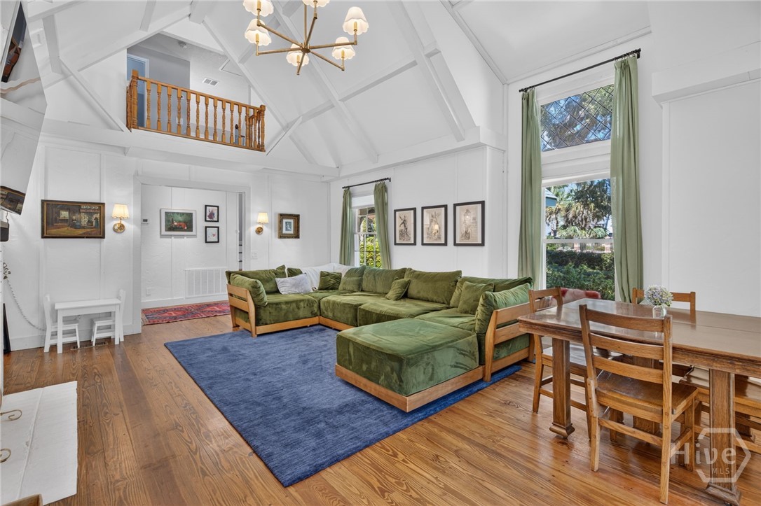 221 E Point Drive