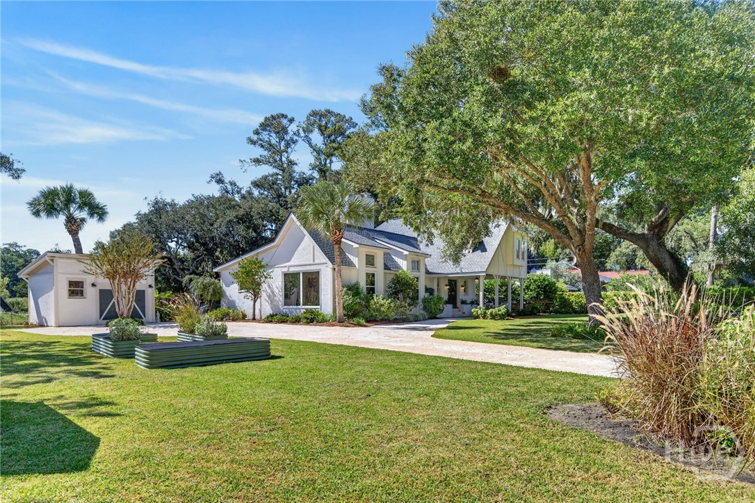221 E Point Drive