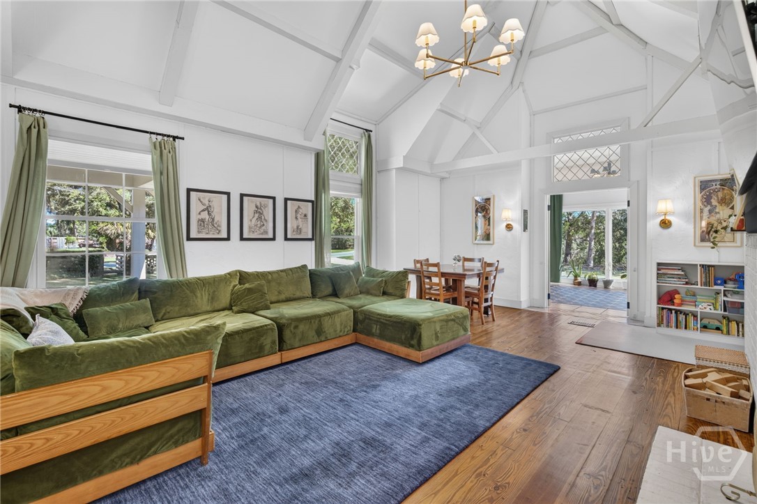 221 E Point Drive