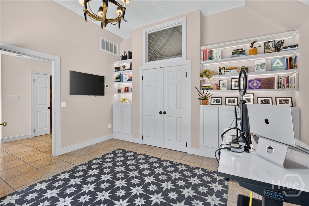 221 E Point Drive