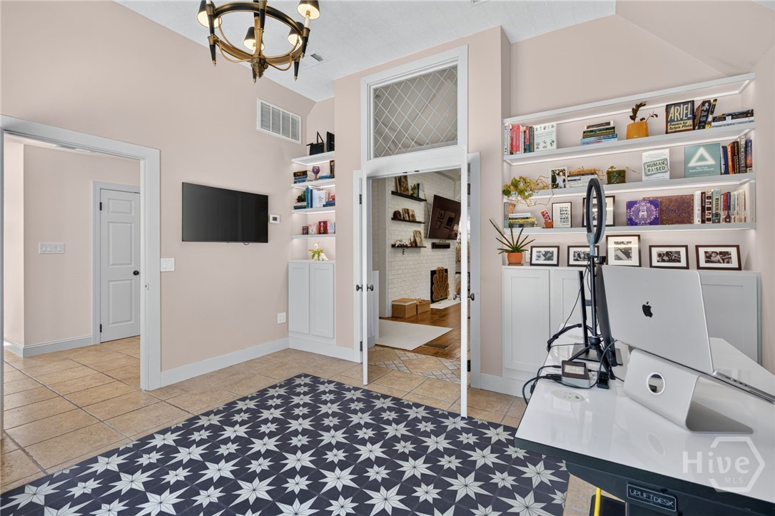 221 E Point Drive