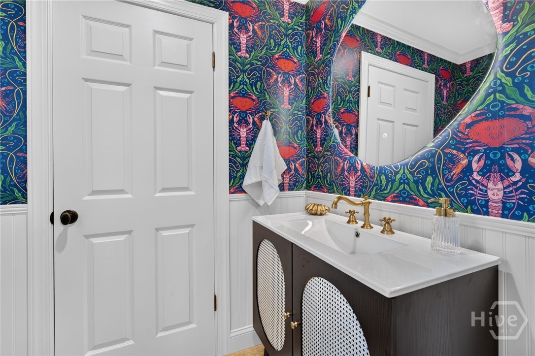 221 E Point Drive
