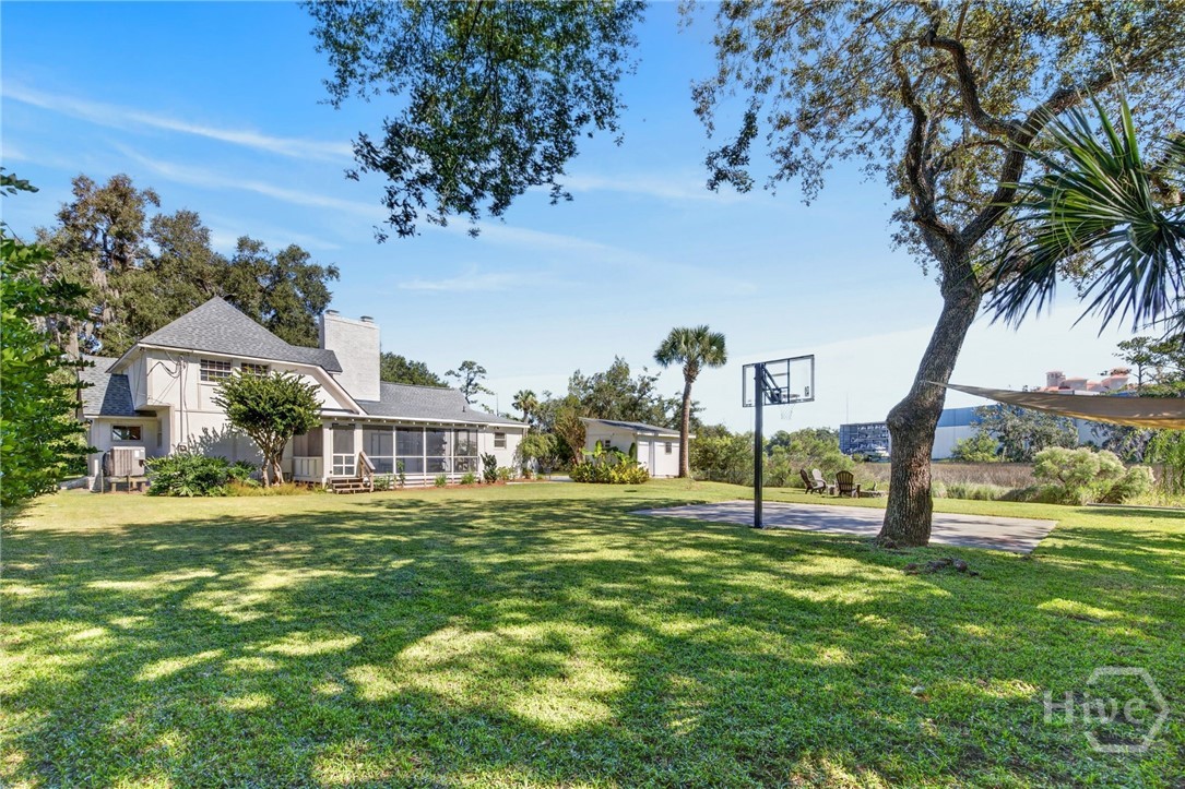 221 E Point Drive