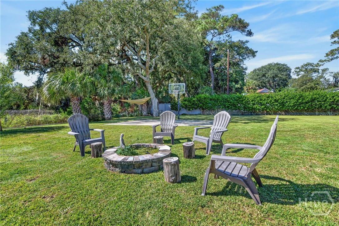 221 E Point Drive