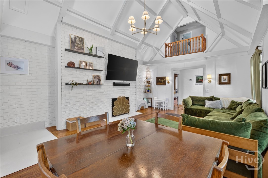 221 E Point Drive