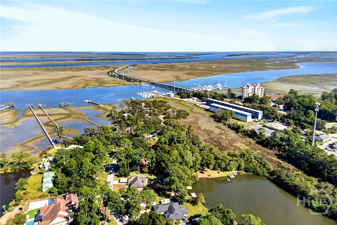 221 E Point Drive