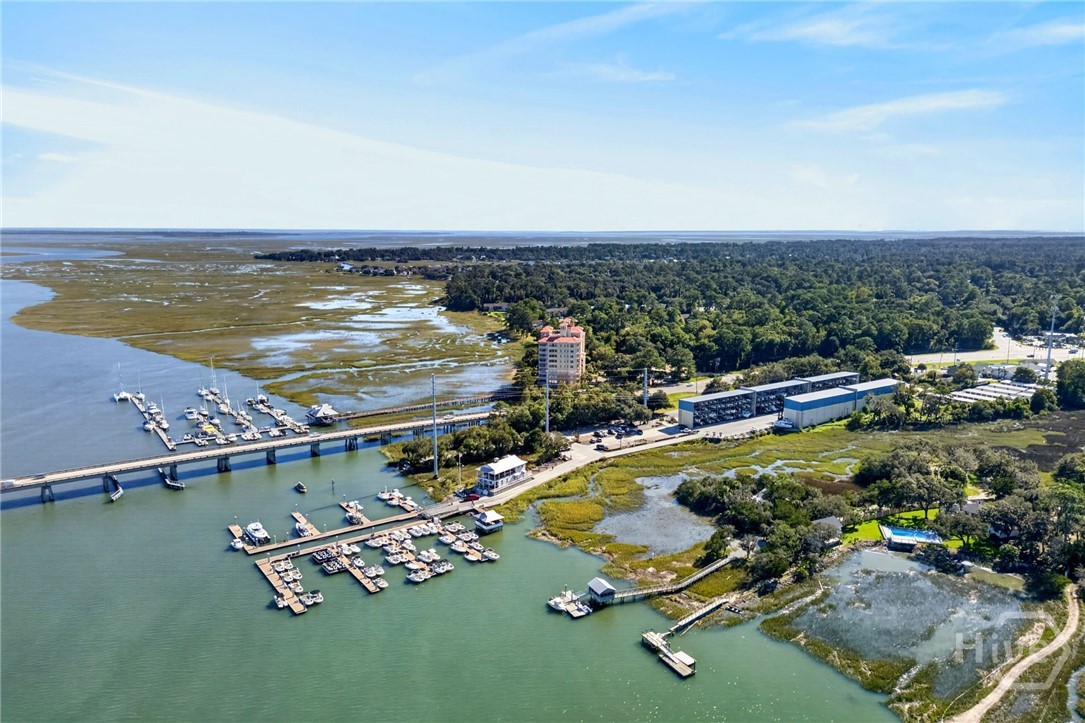 221 E Point Drive