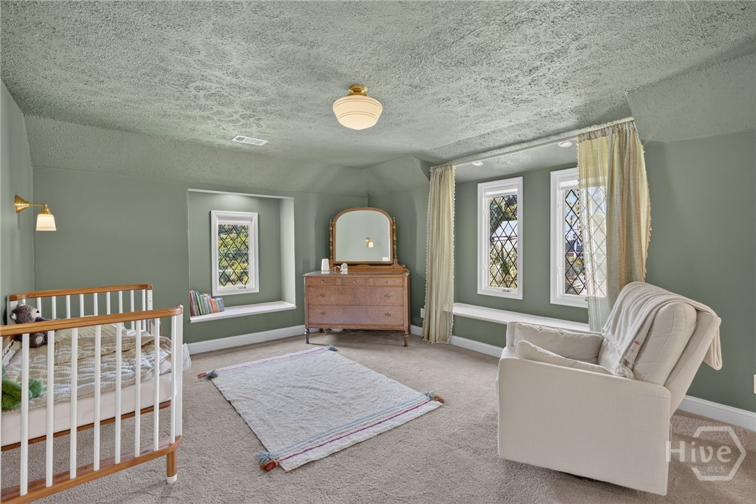 221 E Point Drive