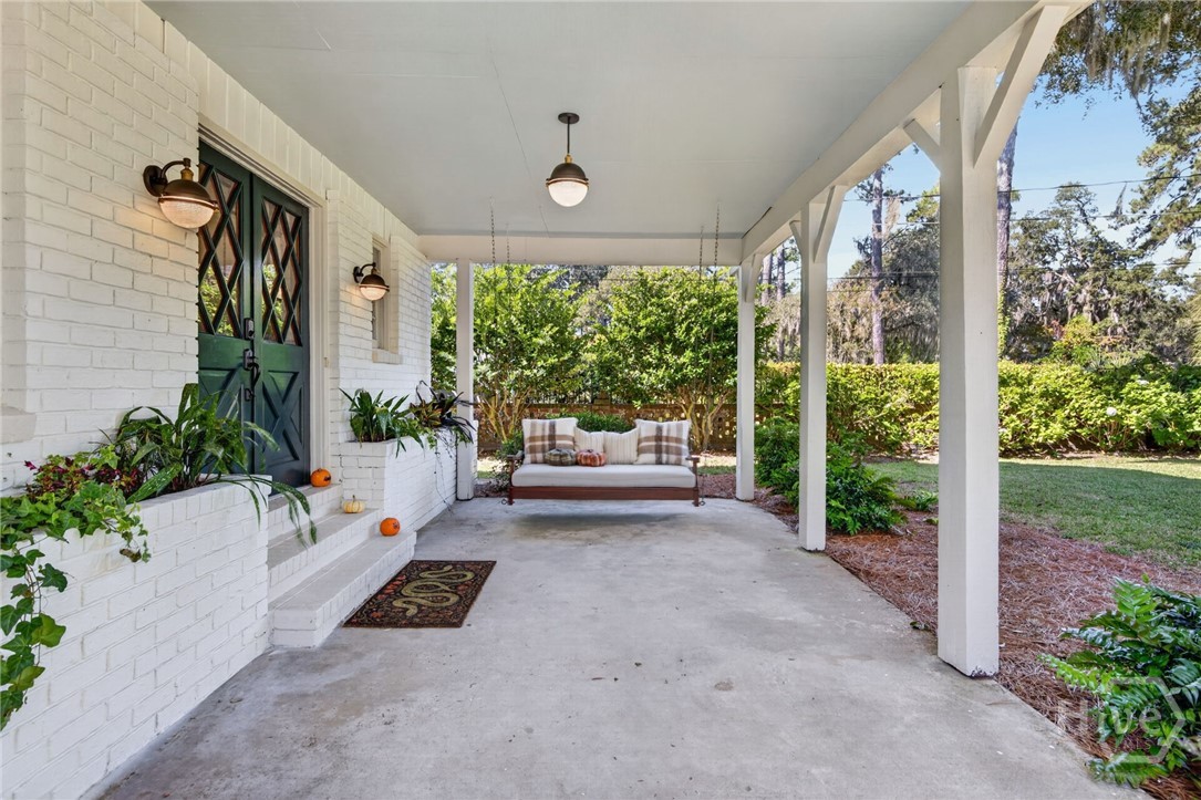 221 E Point Drive