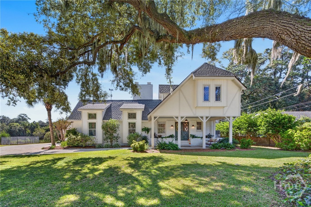 221 E Point Drive