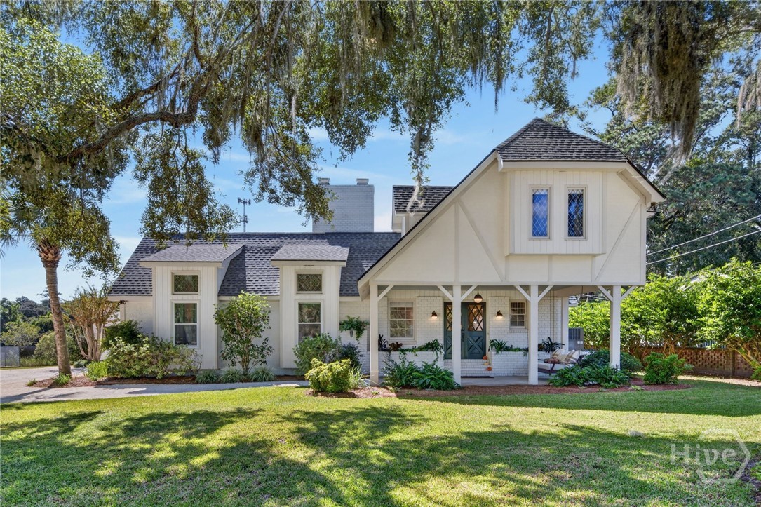 221 E Point Drive