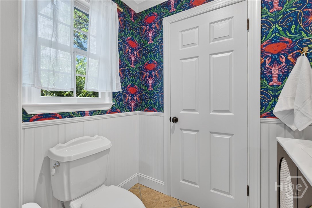 221 E Point Drive