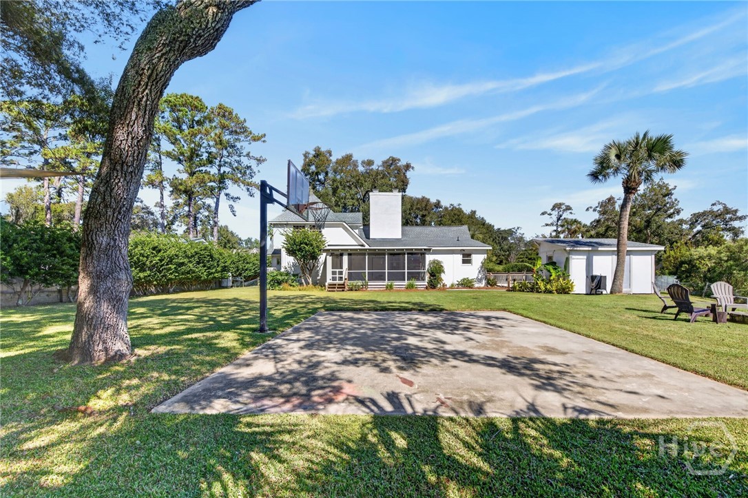221 E Point Drive