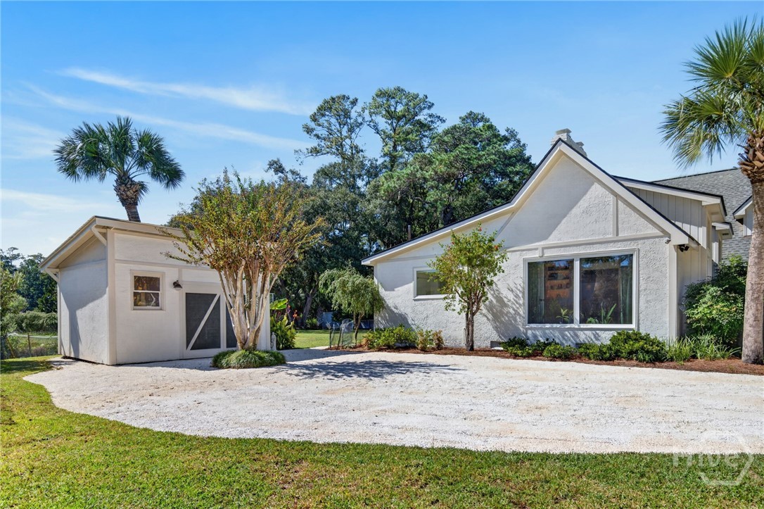 221 E Point Drive
